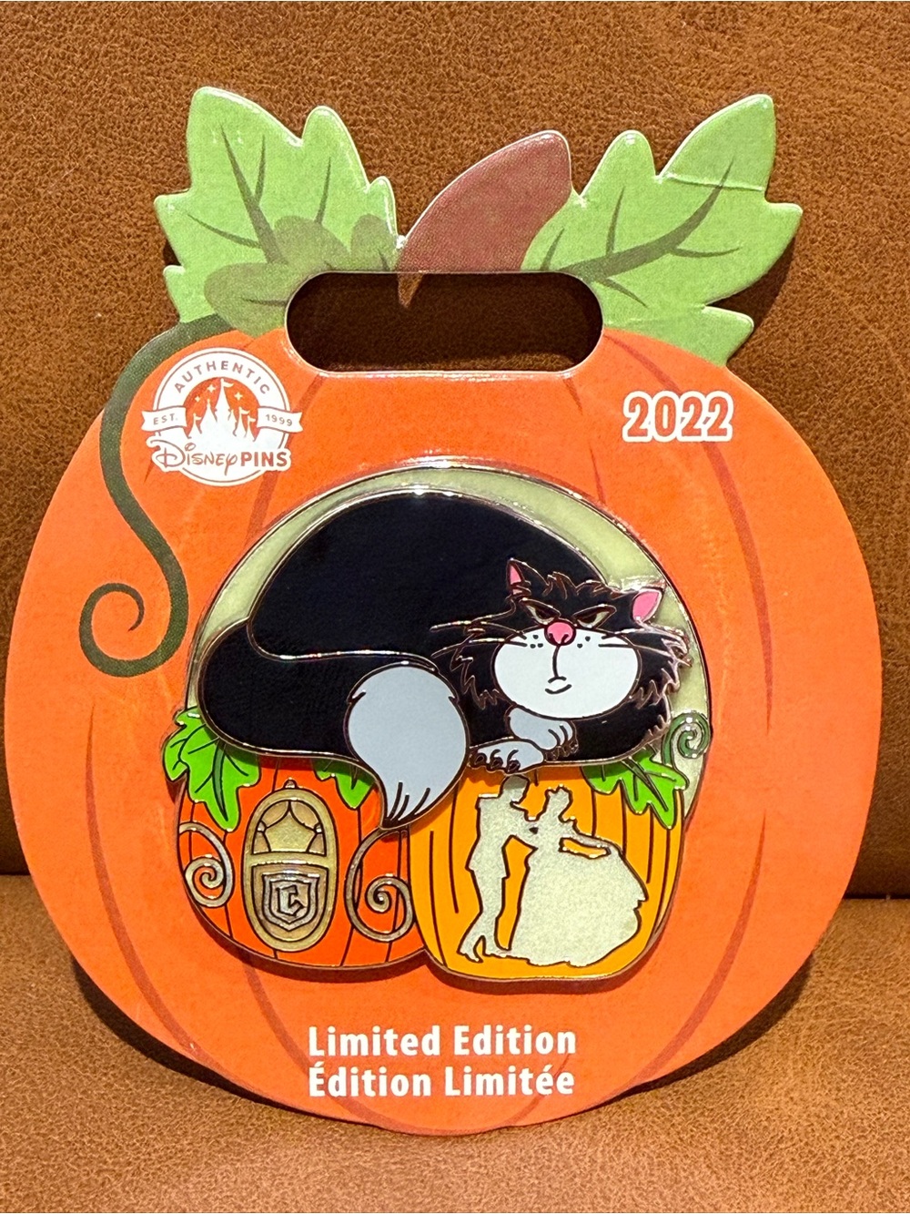 2022 Disney Limited Edition 4000 Halloween Pins - Picture 2 of 3
